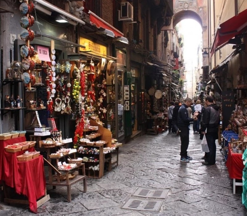 What to buy in Naples: typical souvenirs and italian brand