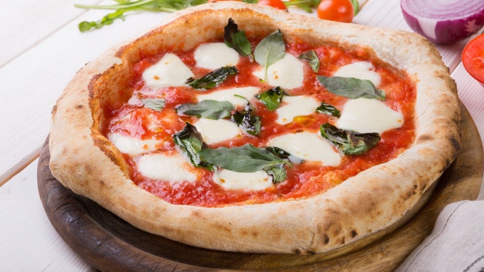 Post Naples' tastes: the history of Pizza